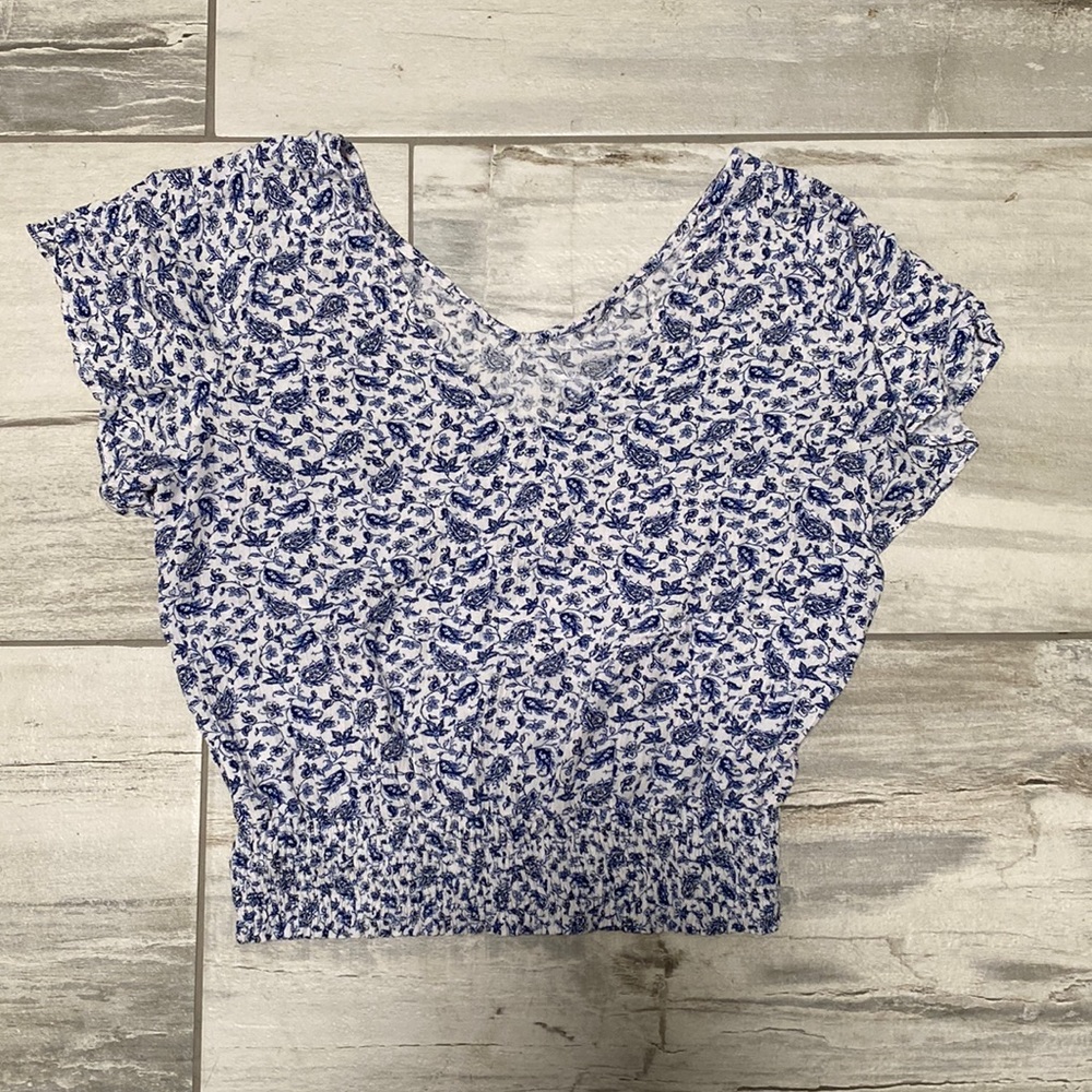 Women’s Size XS White and Blue Elastic Waist V Neck V Back Crop Top